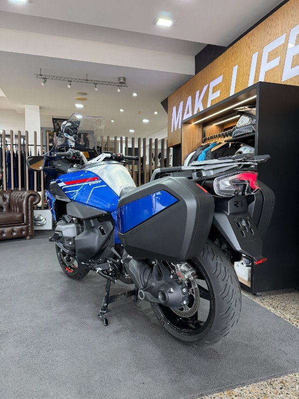 2025 BMW Motorrad R 1300 RT IMPULSE RACINGBLUE METALLIC