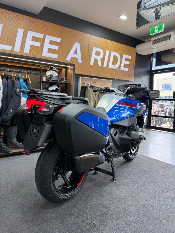 2025 BMW Motorrad R 1300 RT IMPULSE RACINGBLUE METALLIC