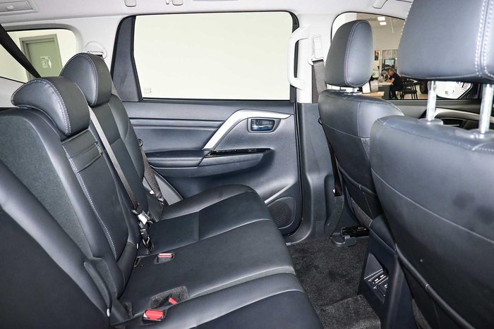 2025 Mitsubishi Pajero Sport GLS