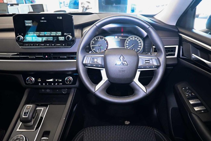 2025 Mitsubishi Outlander LS