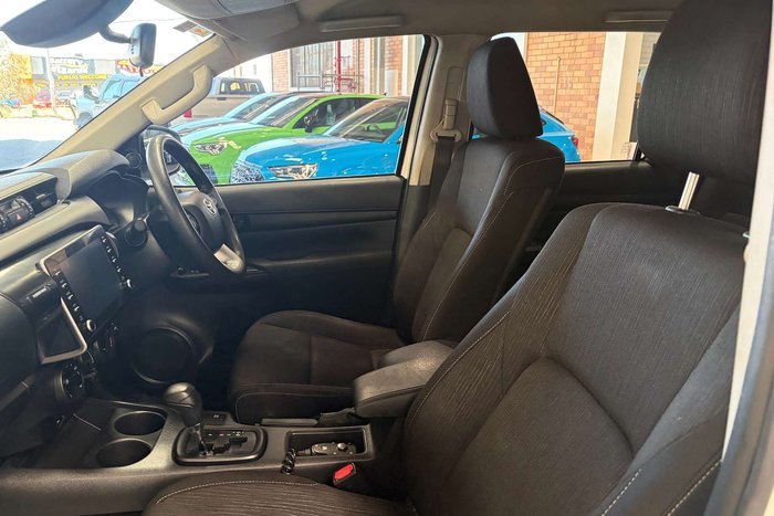 2020 Toyota Hilux SR