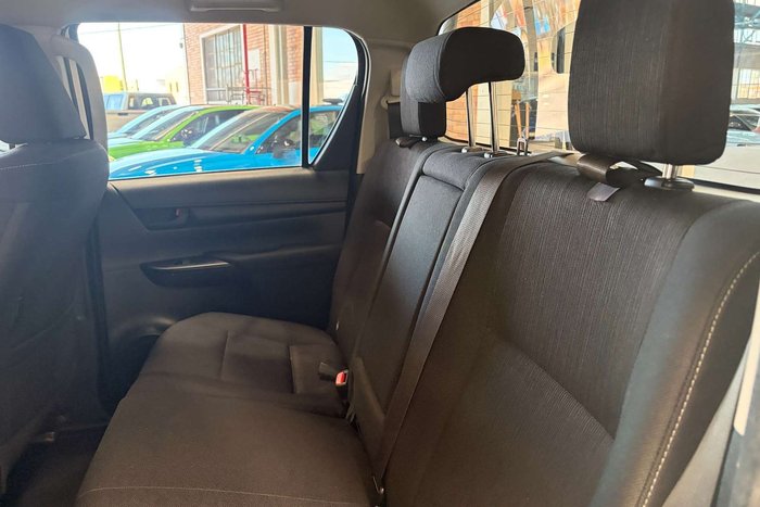 2020 Toyota Hilux SR