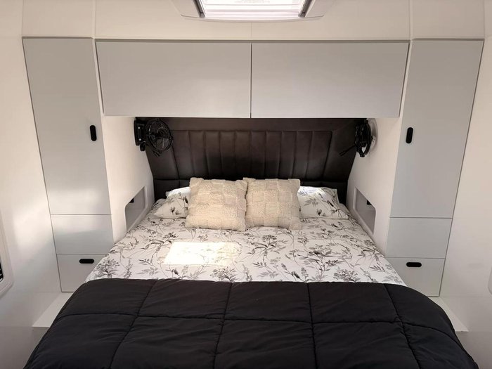 2026 Crusader My25 Musketeer Camelot