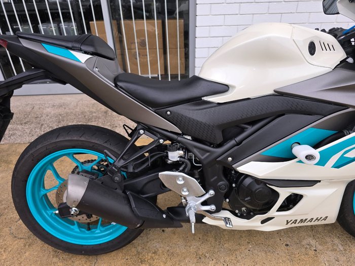2023 YAMAHA YZF-R3 White