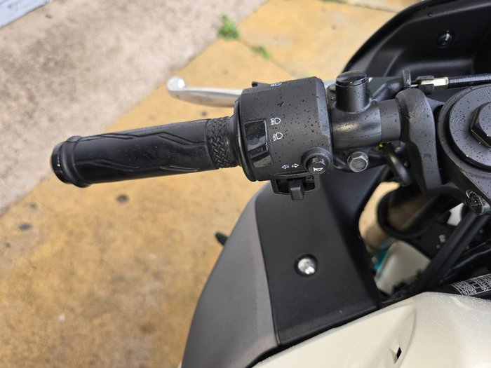 2023 YAMAHA YZF-R3 White