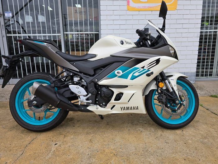 2023 YAMAHA YZF-R3 White