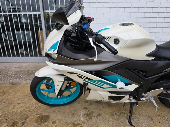 2023 YAMAHA YZF-R3 White