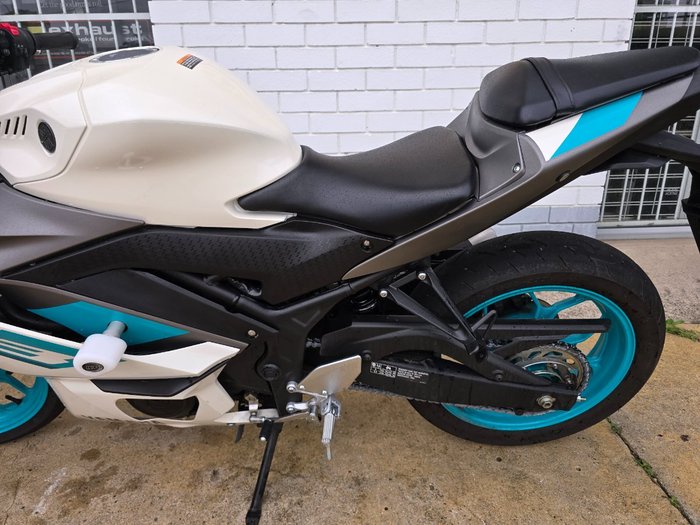 2023 YAMAHA YZF-R3 White