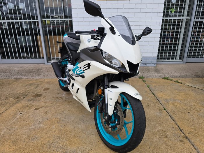 2023 YAMAHA YZF-R3 White