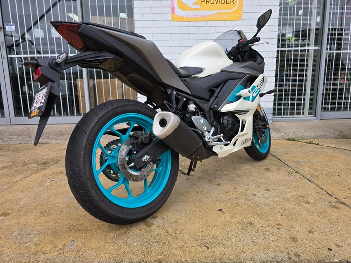 2023 YAMAHA YZF-R3 White
