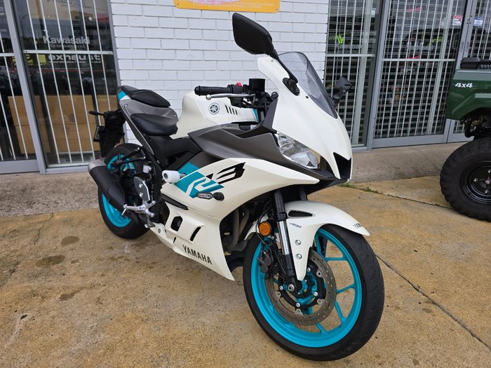 2023 YAMAHA YZF-R3 White