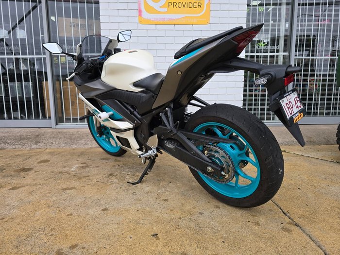 2023 YAMAHA YZF-R3 White