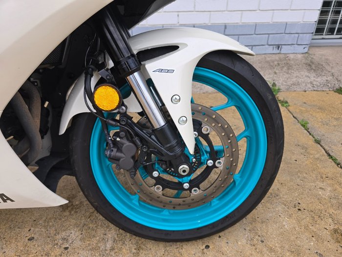 2023 YAMAHA YZF-R3 White