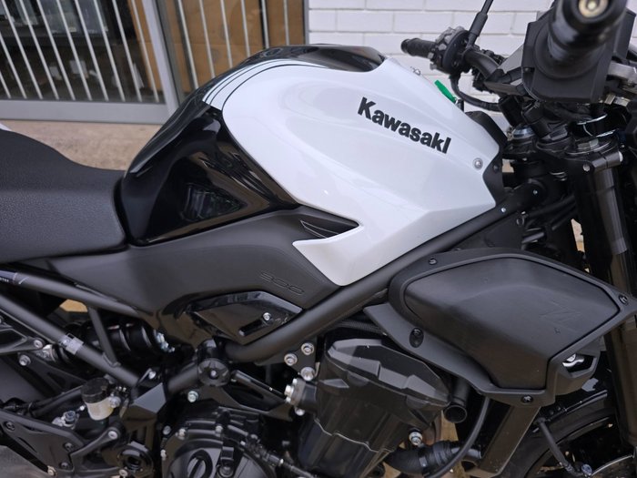 2026 Kawasaki Z900 (ZR900STFNN) White