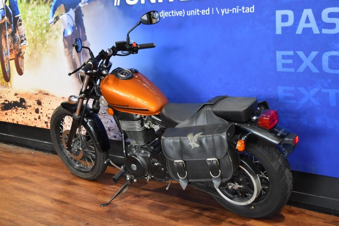 2017 Suzuki BOULEVARD S40 (LS650B) Orange