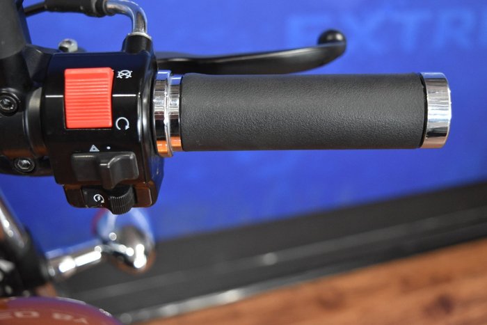 2017 Suzuki BOULEVARD S40 (LS650B) Orange