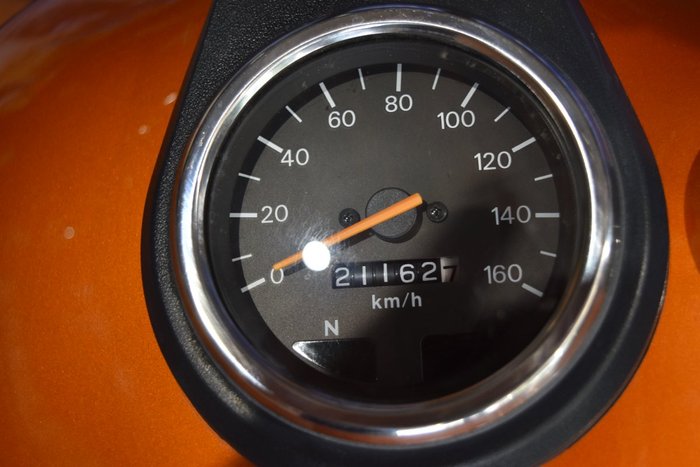 2017 Suzuki BOULEVARD S40 (LS650B) Orange