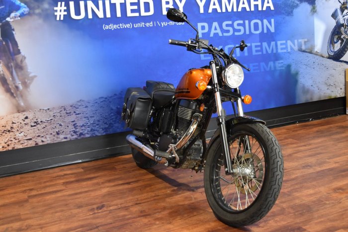 2017 Suzuki BOULEVARD S40 (LS650B) Orange