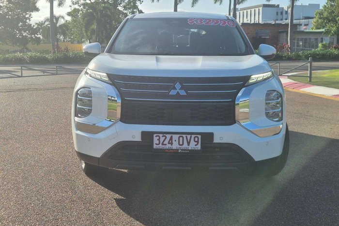 2022 Mitsubishi Outlander ES ZM MY22 White