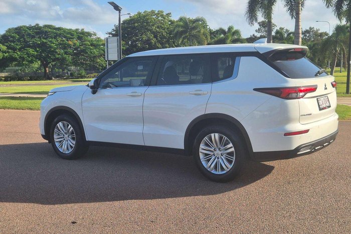 2022 Mitsubishi Outlander ES ZM MY22 White