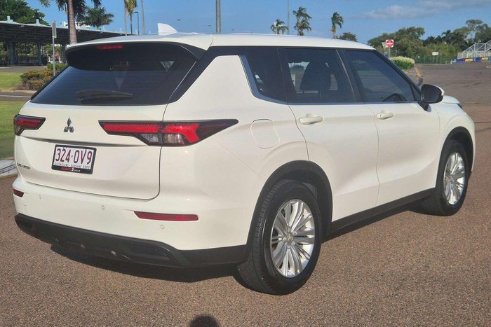 2022 Mitsubishi Outlander ES ZM MY22 White