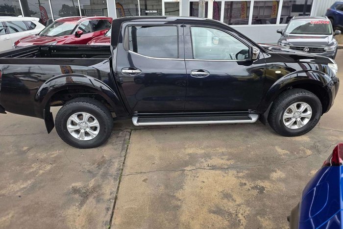 2018 Nissan Navara ST D23 Series 3 4X4 Dual Range Cosmic Black