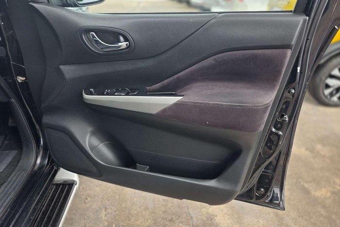 2018 Nissan Navara ST D23 Series 3 4X4 Dual Range Cosmic Black