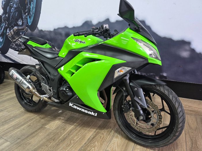 2014 Kawasaki NINJA 300 GREEN