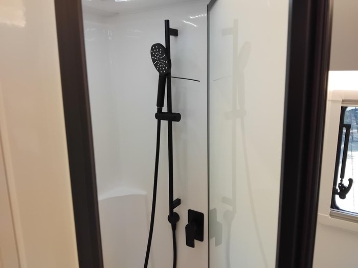 2025 New Age Caravans Road Owl Escape 19Ft Bunk Ensuite Ro19be Full Composite