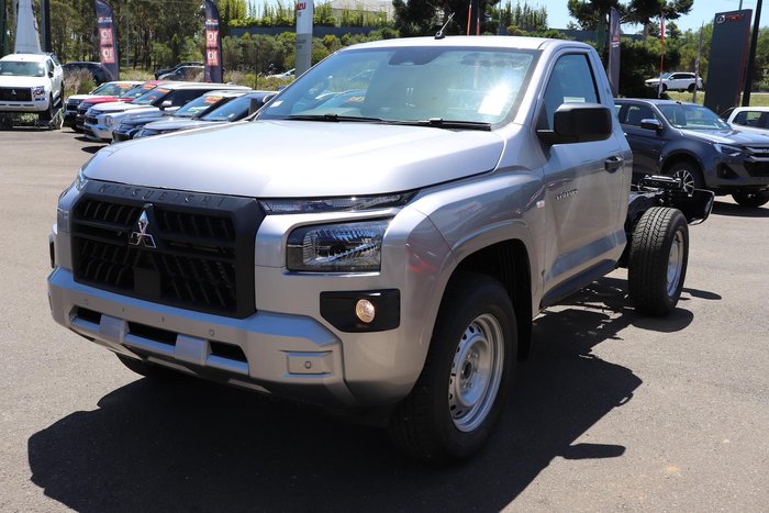 2025 Mitsubishi Triton GLX