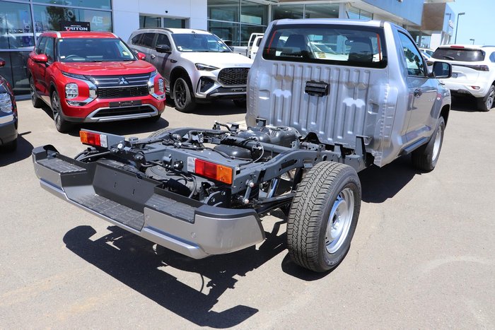 2025 Mitsubishi Triton GLX