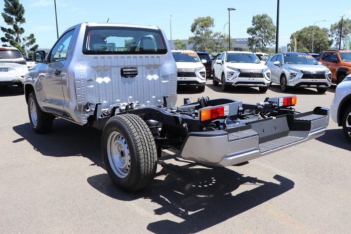 2025 Mitsubishi Triton GLX