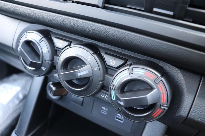 2025 Mitsubishi Triton GLX