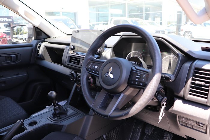 2025 Mitsubishi Triton GLX