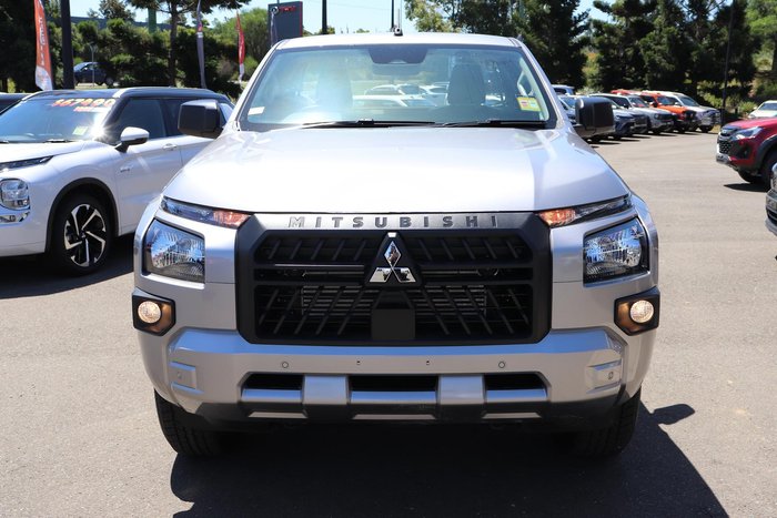 2025 Mitsubishi Triton GLX