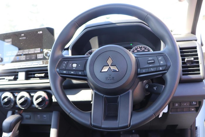 2025 Mitsubishi Triton GLX