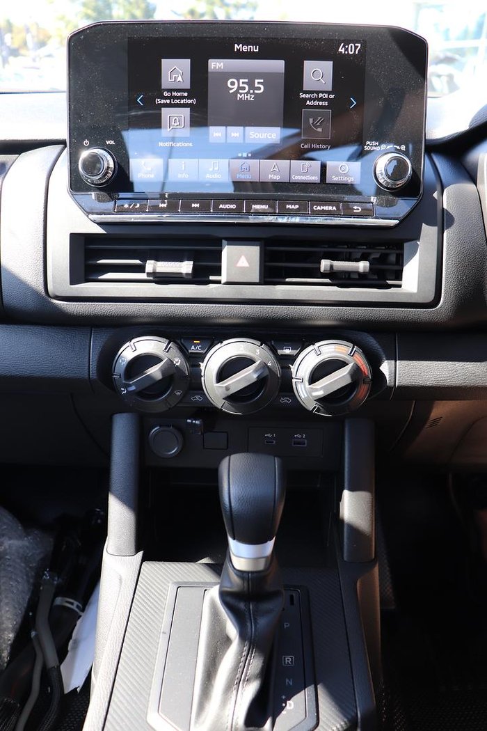 2025 Mitsubishi Triton GLX