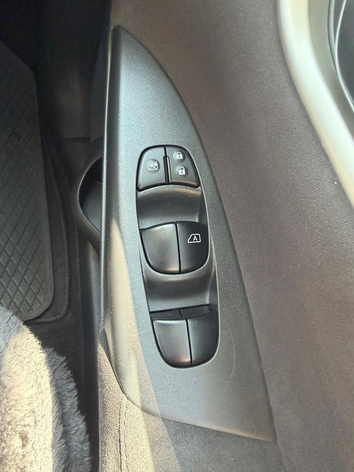 2012 Nissan Pulsar ST-L