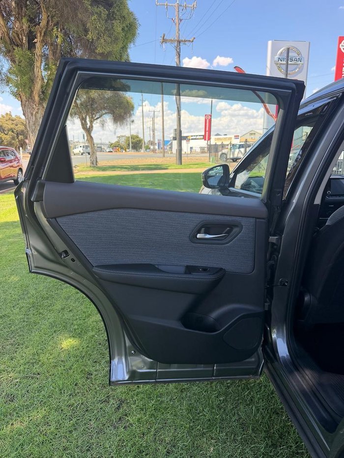 2025 Nissan X-TRAIL ST