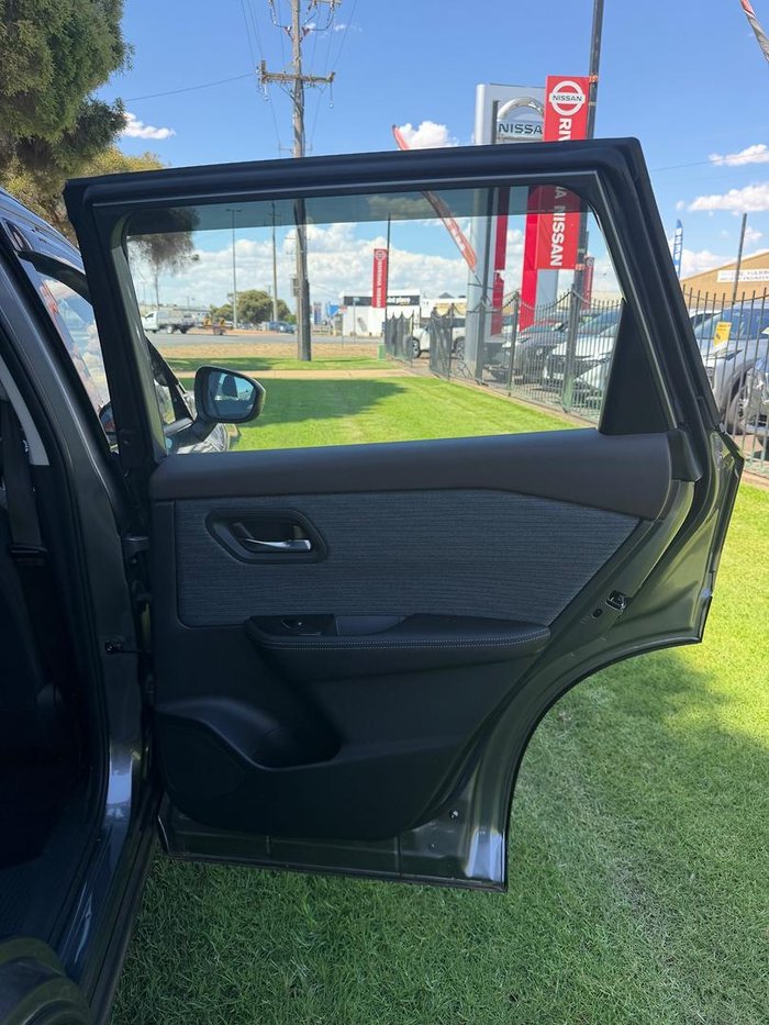 2025 Nissan X-TRAIL ST