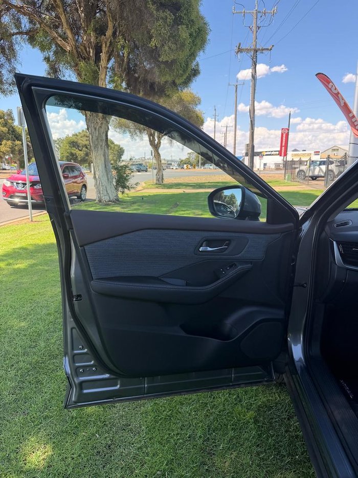 2025 Nissan X-TRAIL ST