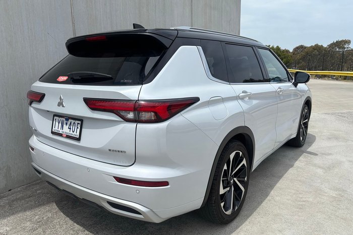 2023 Mitsubishi Outlander Exceed Tourer