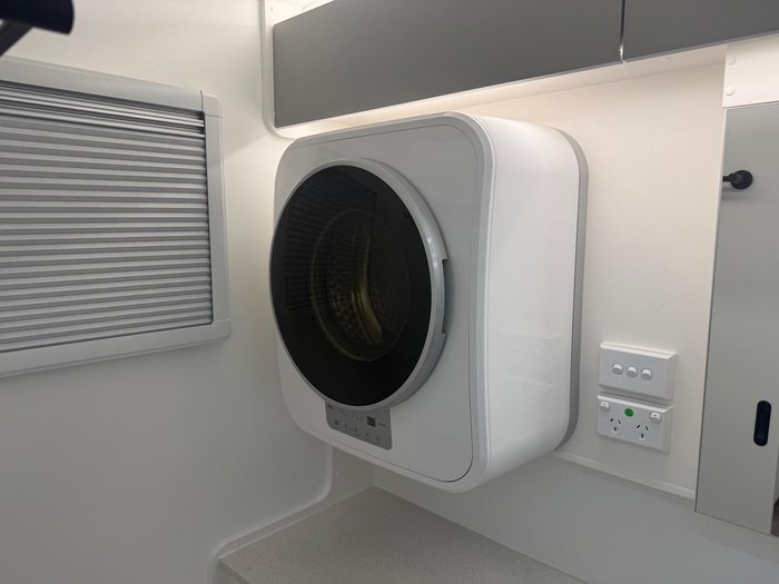 2025 New Age Caravans Manta Ray Mr16er Escape