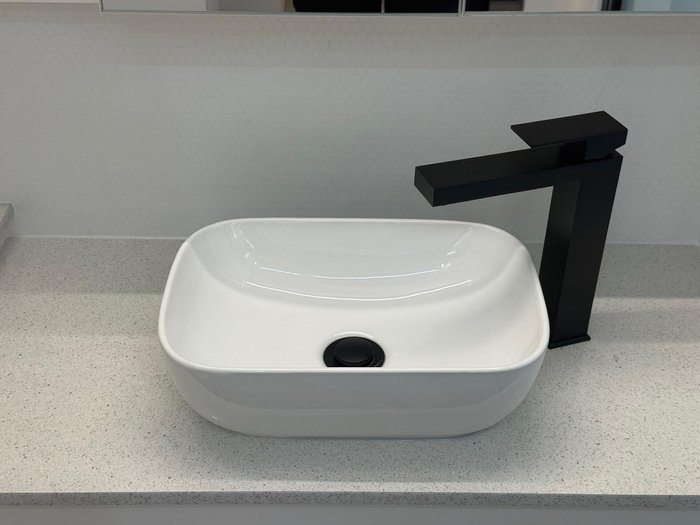 2025 New Age Caravans Manta Ray Mr16er Escape