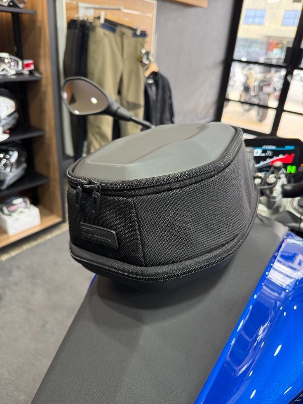 2025 BMW Motorrad R 1300 R EXCLUSIVE RACINGBLUE METALLIC