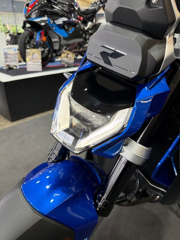 2025 BMW Motorrad R 1300 R EXCLUSIVE RACINGBLUE METALLIC