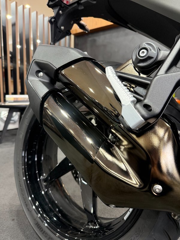 2025 BMW Motorrad R 1300 R EXCLUSIVE RACINGBLUE METALLIC