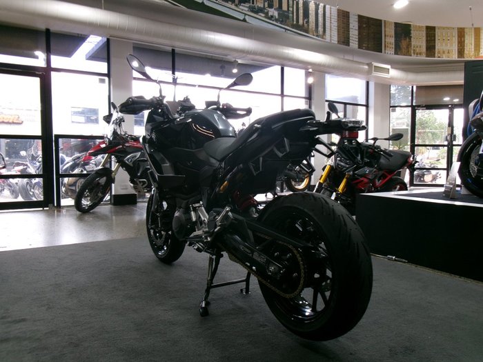 2024 BMW Motorrad F 900 XR TRIPLE BLACK BLACK STORM METALLIC