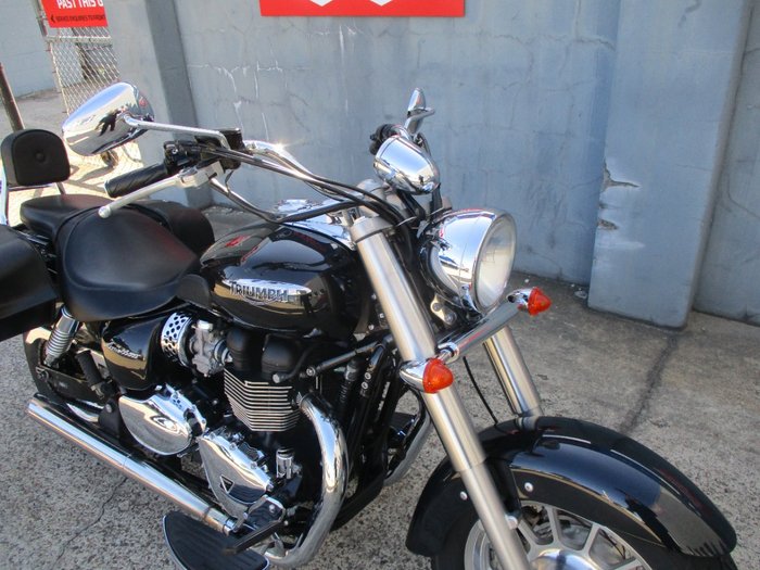 2016 Triumph AMERICA BLACK