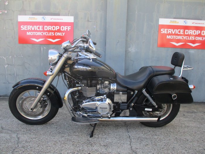 2016 Triumph AMERICA BLACK